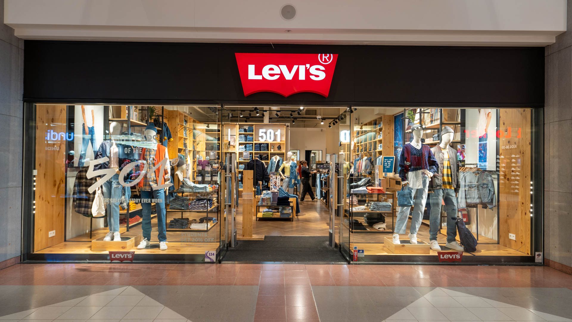 Levi’s – Sales stylist